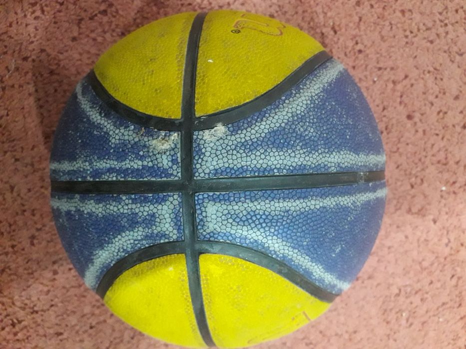 Баскетбольный мяч