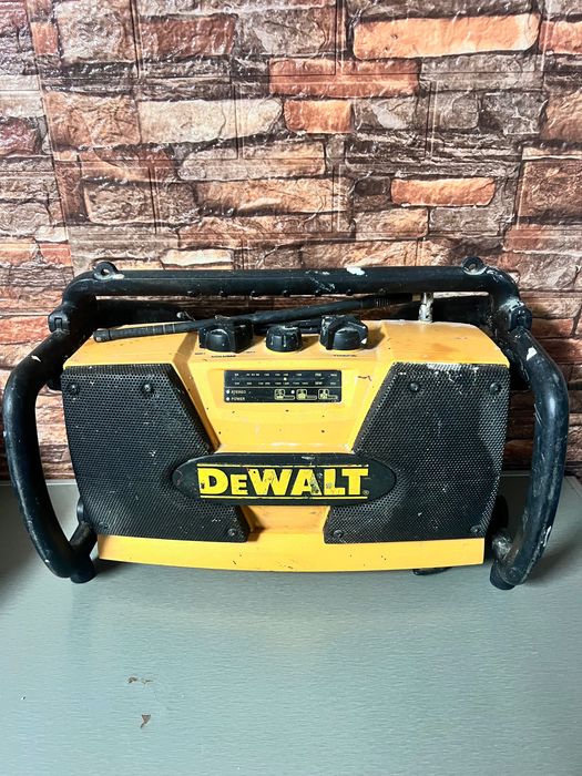 Radio Dewalt model DW