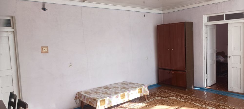 10сотихли ховли уй сотилади!!!