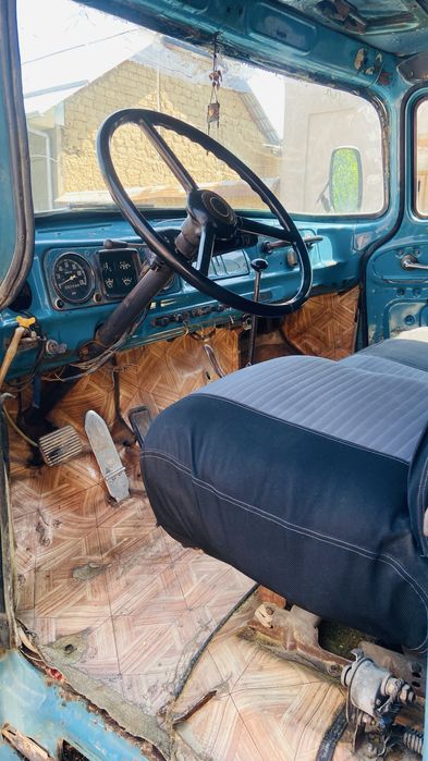 Zil 130 sotiladi
