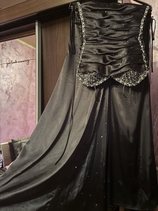 Черна бална рокля