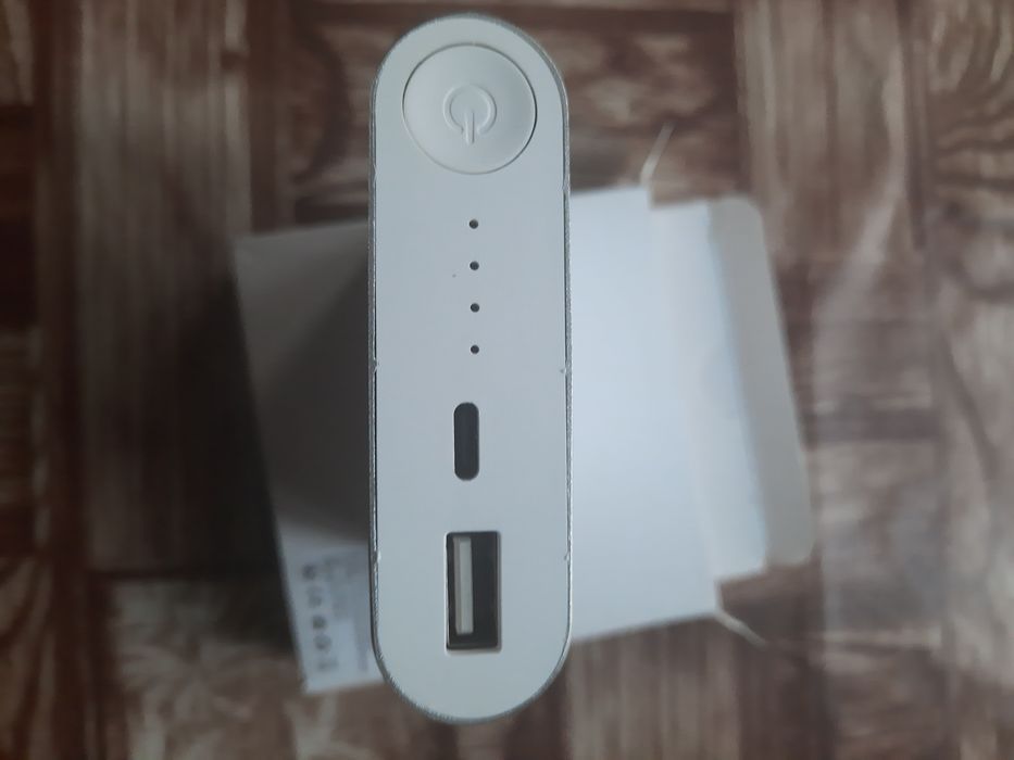Vând baterie externa 32 000 mAh