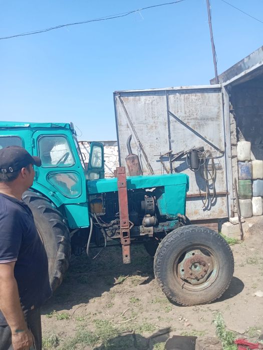 Срочно продам трактор