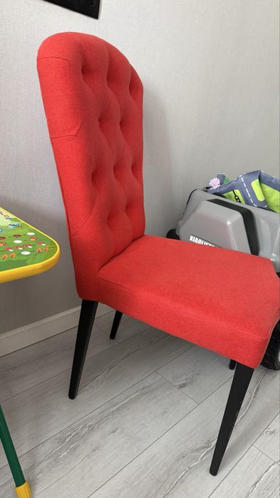 Стул красный 4 штуки