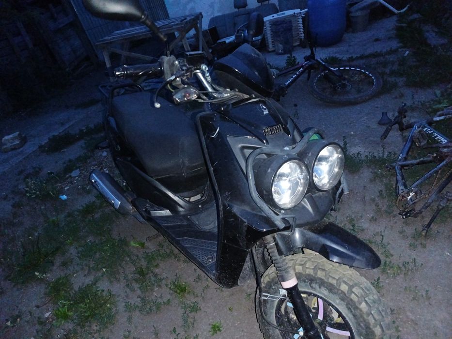 Продам скутер 150куб 300к есть торг