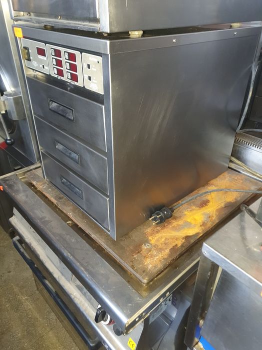 Дехидрататор / топъл шкаф HENNY PENNY