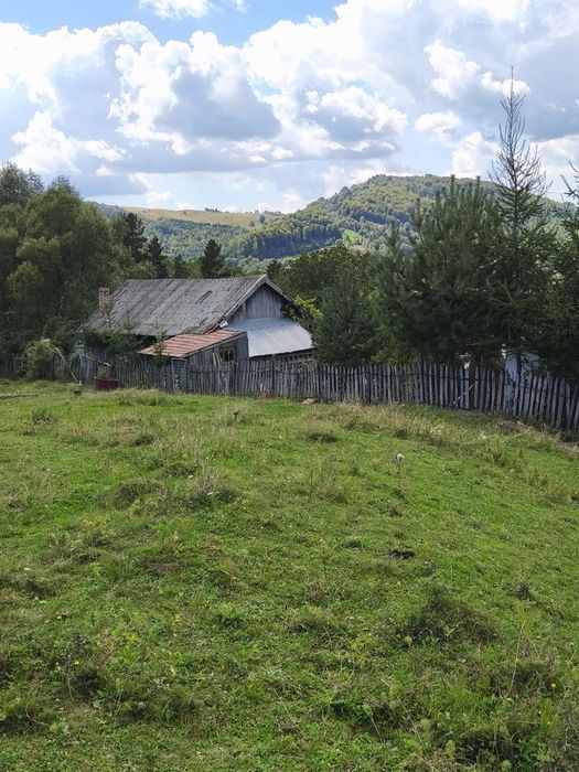 De vanzare casa cu teren intravilan  livada 5700m²