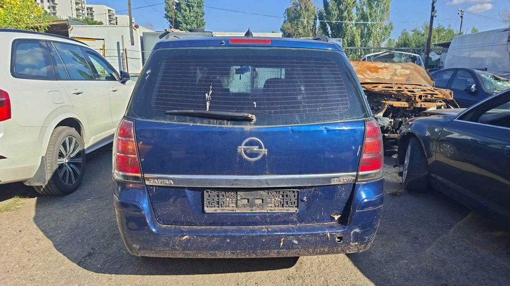 Dezmembrez Opel Zafira B - 1.9 Diesel DIN 2006 - Z19DT