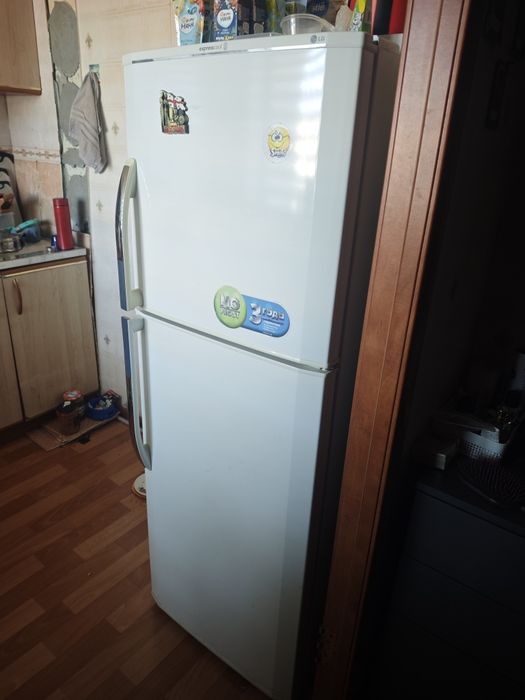 Продам Срочно Холодильник LG.