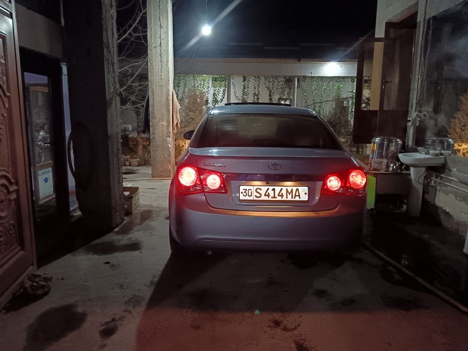 2009 yil ishlab chiqarilgan bir kishi mingan, old farasi almashtirilga