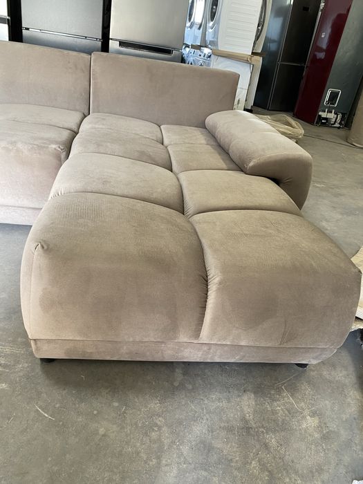 Colțar extensibil cu ladă de depozitare