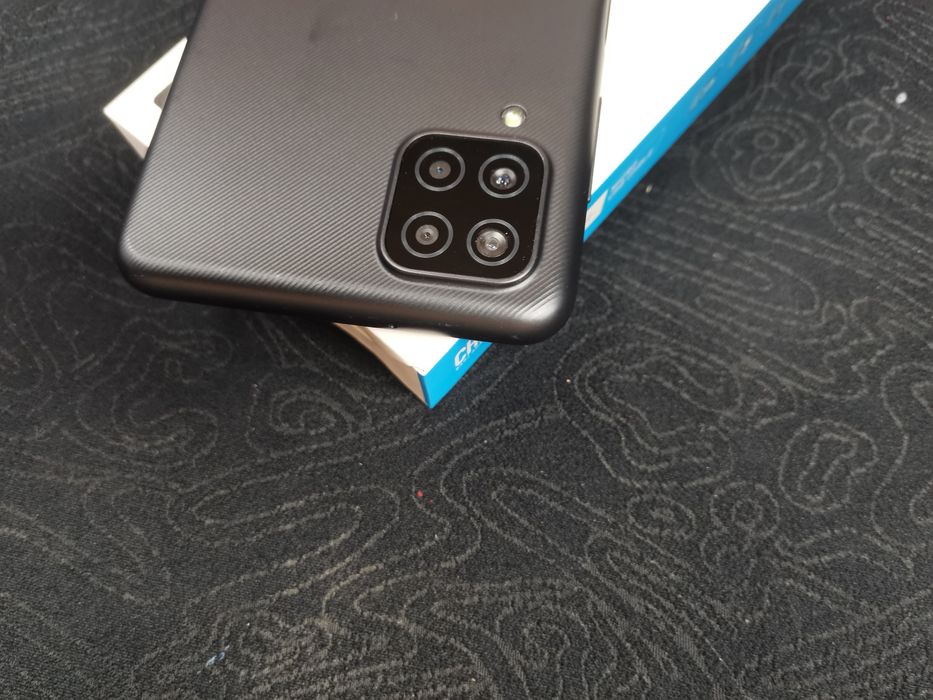 Samsung A12 128gb гаранция. Нов