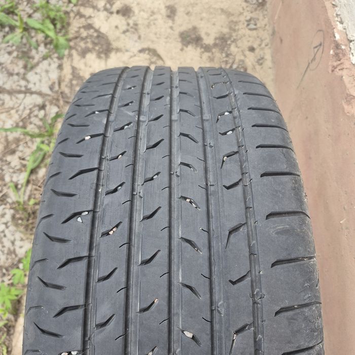Продаються шины 225 45 R 21