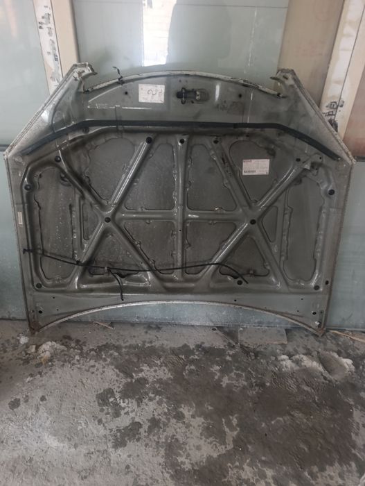 Продам капот тайота35
