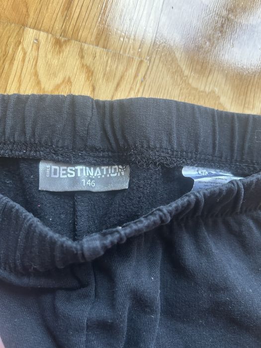 Запазени дрехи за момиче 8-10 години