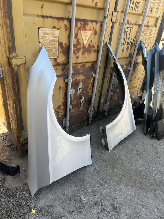 Крыло левое правое Мерседес 219 CLS