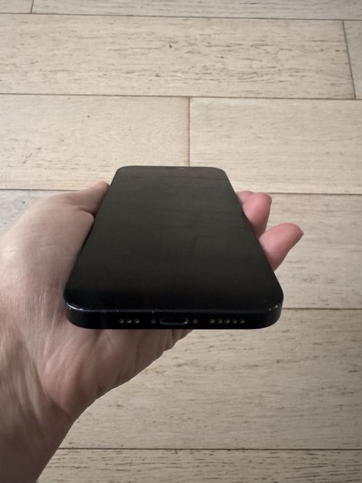 Vand iphone 12 +incarcator