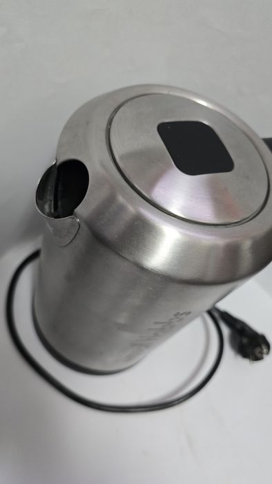 Fierbătorul de apă Russell Hobbs 14684 Allure