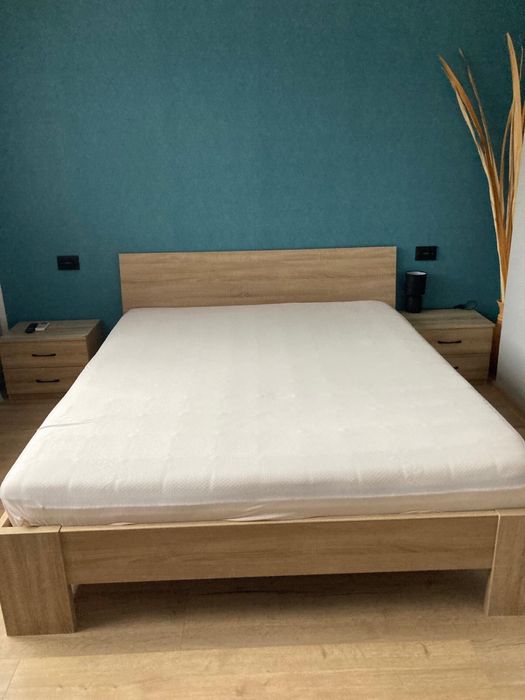 Спалня с две нощни шкафчета и подмат. рамка Матрак 160/200 мемори пяна