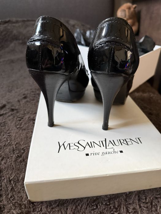 Обувки YvesSaintLaurent