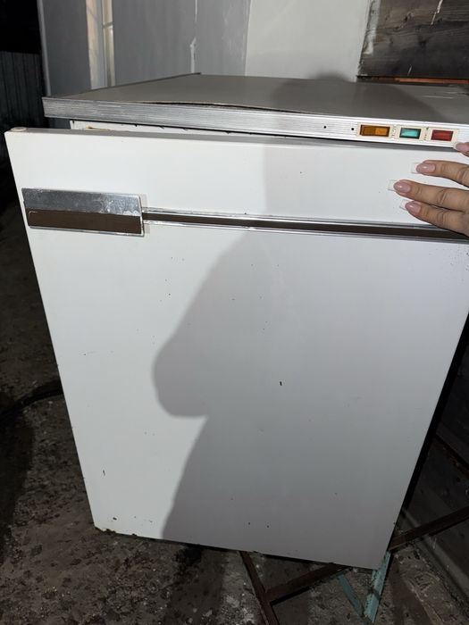 Продам мини морозилку