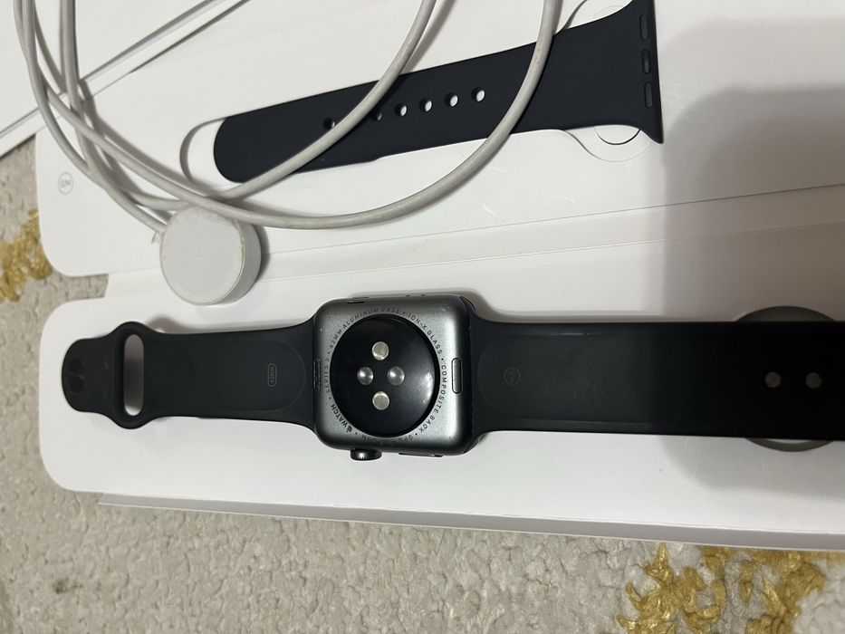 Часы Apple watch 3