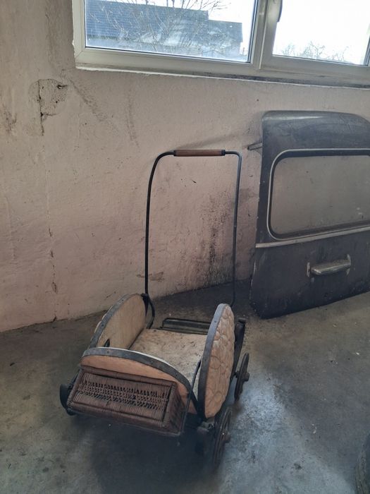 Carucior copii vechi si scaunel