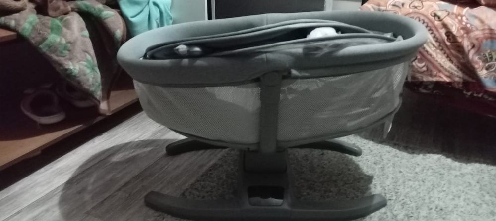 Продам качели для новорожденных