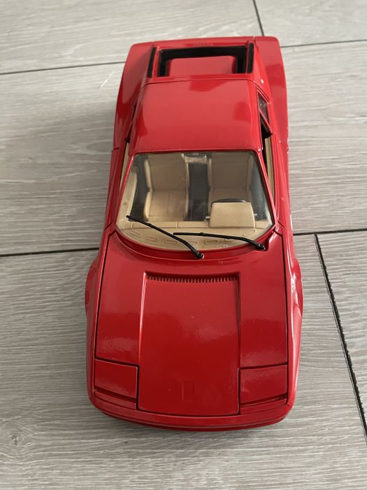 Ferrari Testarossa 1984, 1:18, metalic