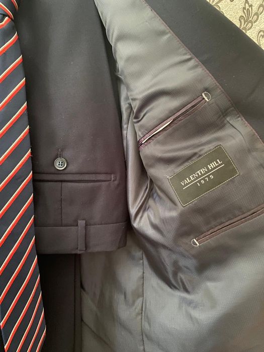 Костюм школый ,брюки, галстук