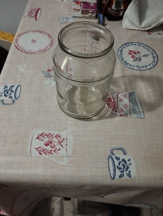 Стеклянные банки хорошем состоянии