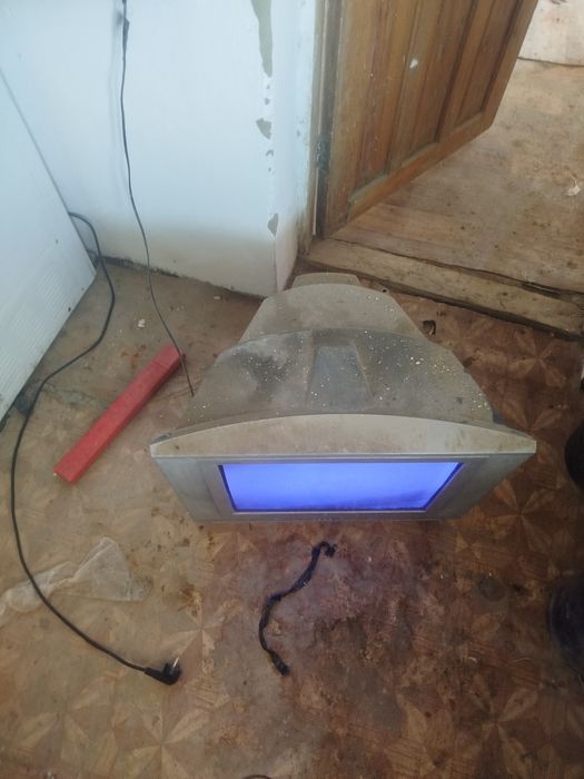 Телевизор старый