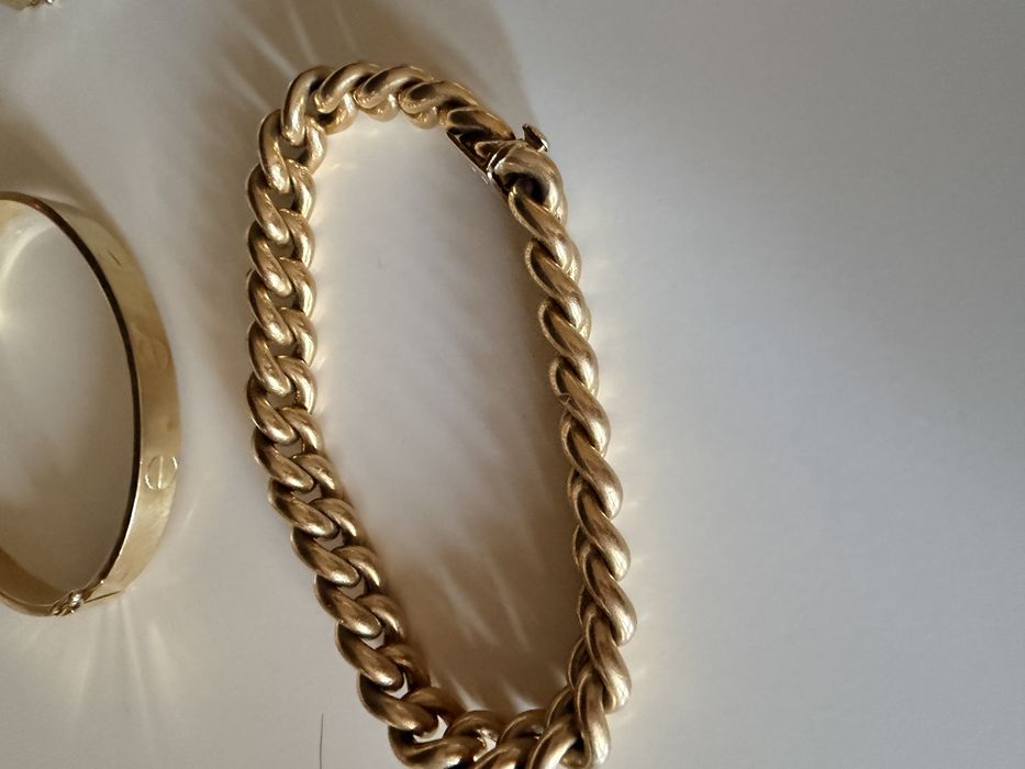 Vand Aur bratara 18 k, lingou de 24 k bratari 14 k preturi 24 k-650 lei, 18 k-550 lei, 14 k 450 lei