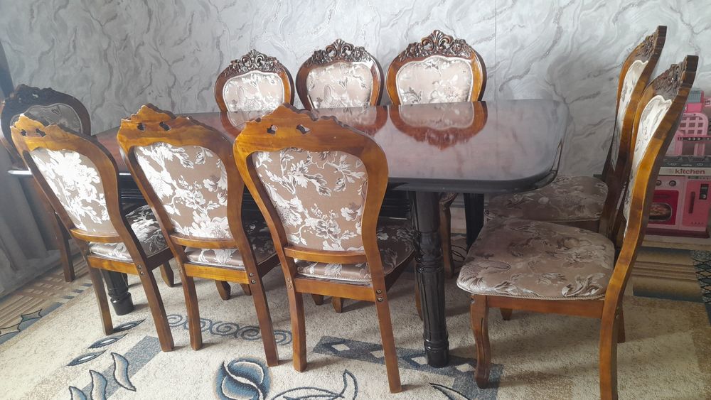 Стол со стульями дерево