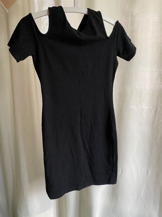 Къса черна рокля размер С