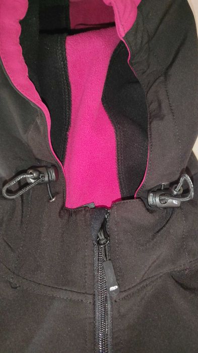 Яке софтшел р.140 черно за момиче.