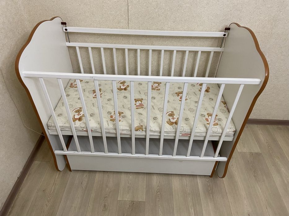 Продам детскую кроватку