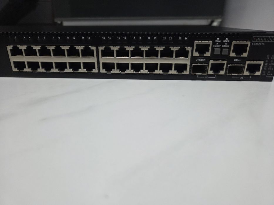 Коммутатор Edge-core ES3526YA.