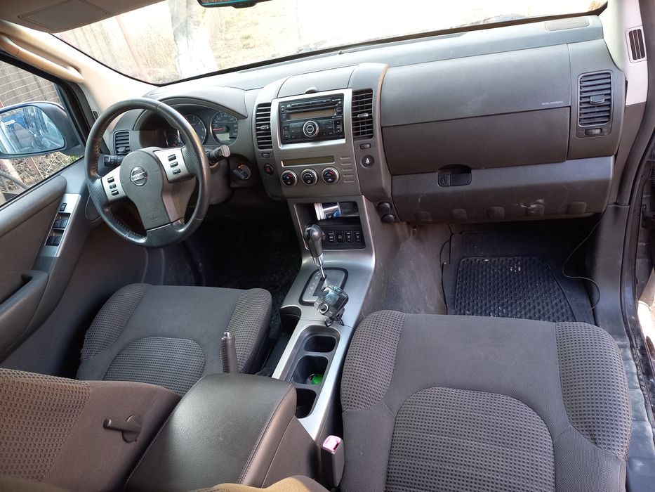 Nissan pathfinder 7  locuri