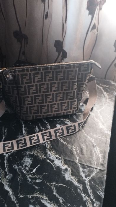 Сумочка Фенди новая