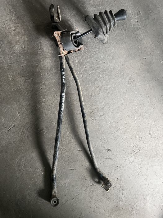 Кулиса Ниссан Альмера.