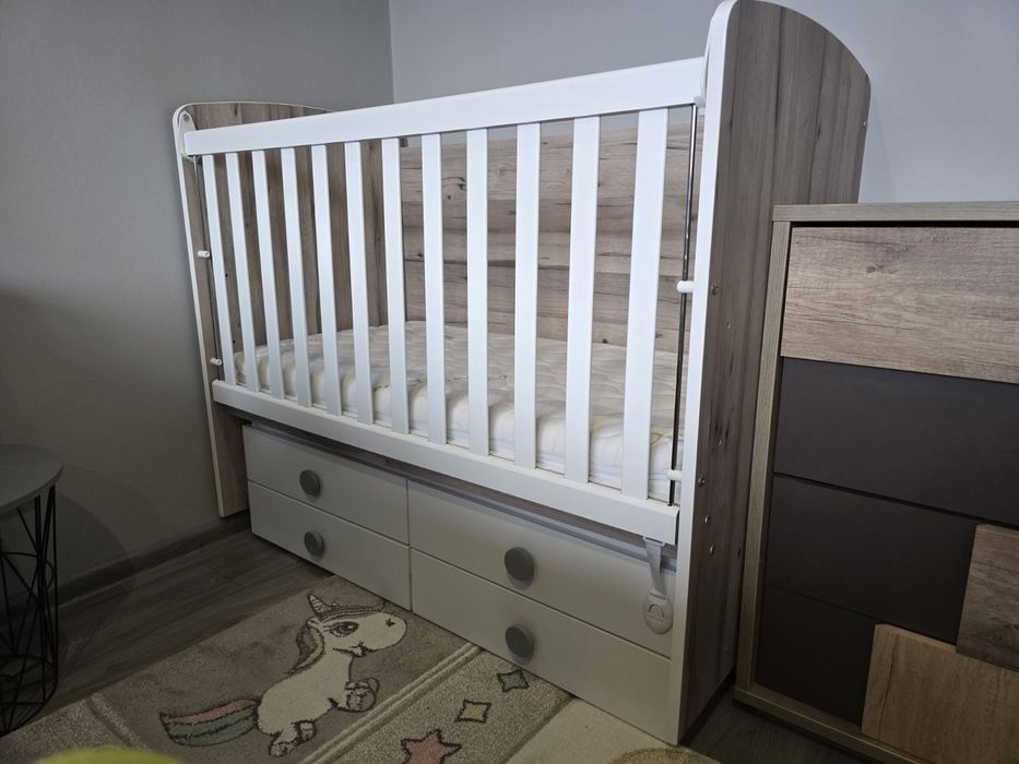 Бебешка кошара / легло с подвижна решетка на три нива в цвят