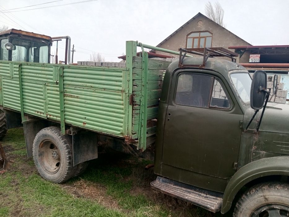 Продаю машина на ходу в харошом состояние движок гоз 51