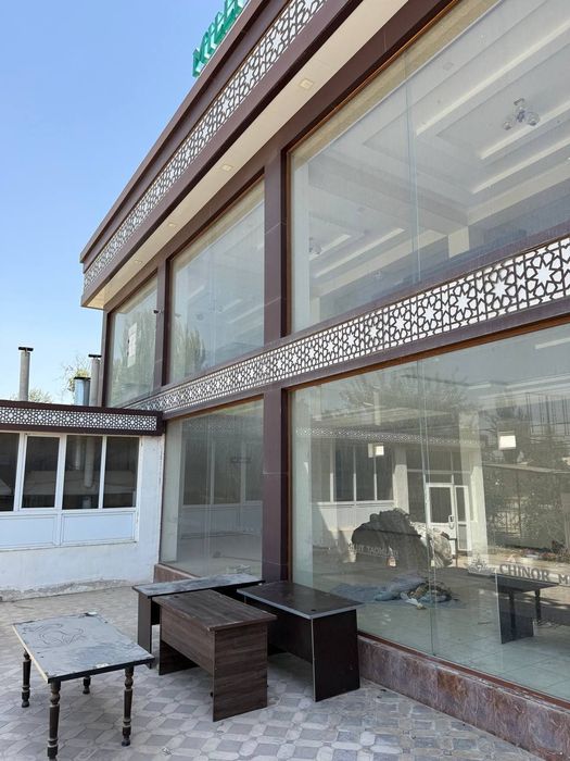 Stenaga Oyna. Katta va yorqin oyna.