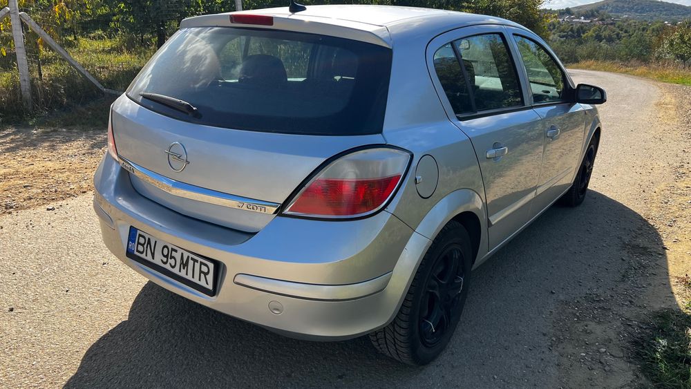 Opel Astra h 2004 1.7 80 cp