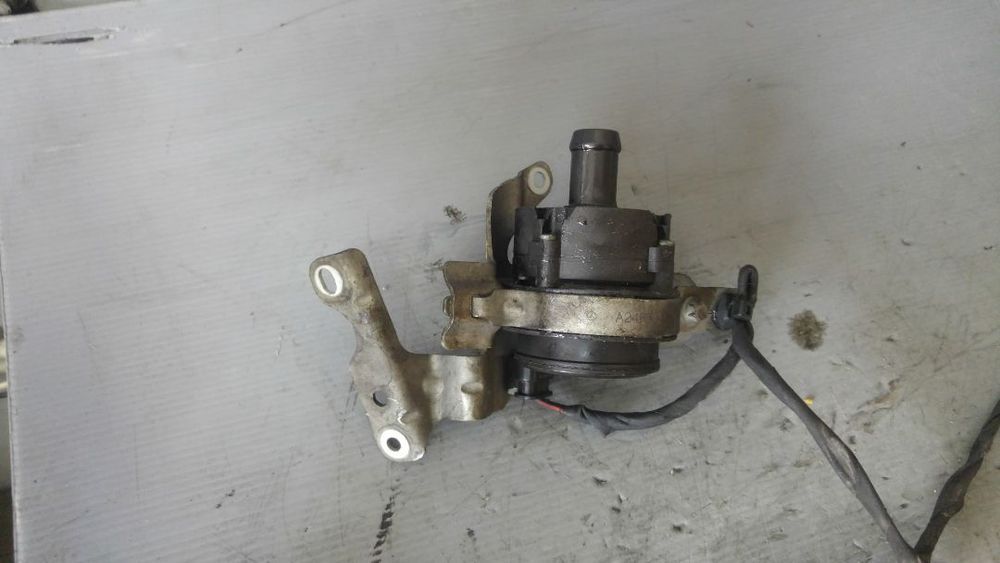 Pompa recirculare apa 1.5 d mercedes a-class w176 a0005000686