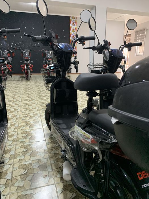 Skuter YANGi choʻntak  14 diska 55 tezlikga chiqadi bonuslar kaska