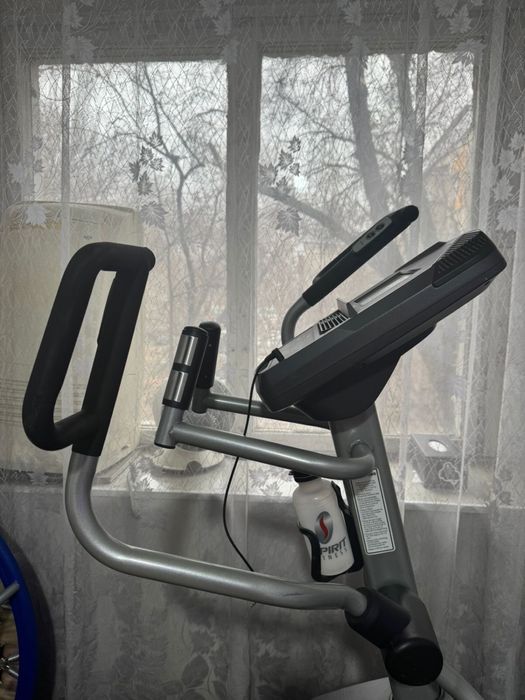 Беговой тренажор эллипс