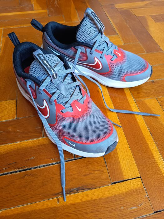 Маратонки Nike Cosmic Runner