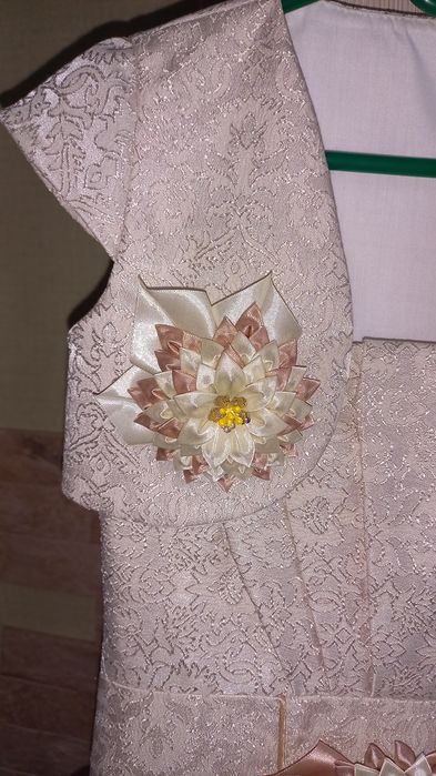 Продаётся нарядное платье